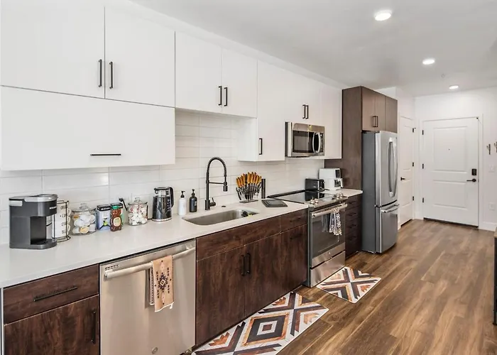Escape To Poolside Bohemian Desert King Bed Apartment Tempe