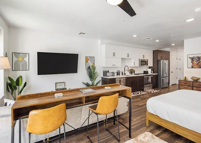 Escape To Poolside Bohemian Desert King Bed Apartment Tempe