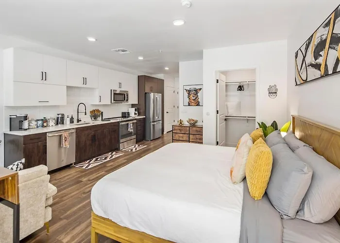 Apartment Escape To Poolside Bohemian Desert King Bed
