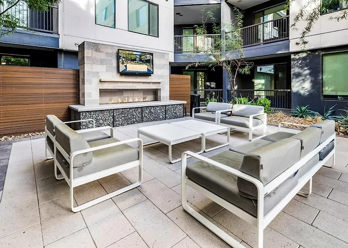 Apartment Escape To Poolside Bohemian Desert King Bed
